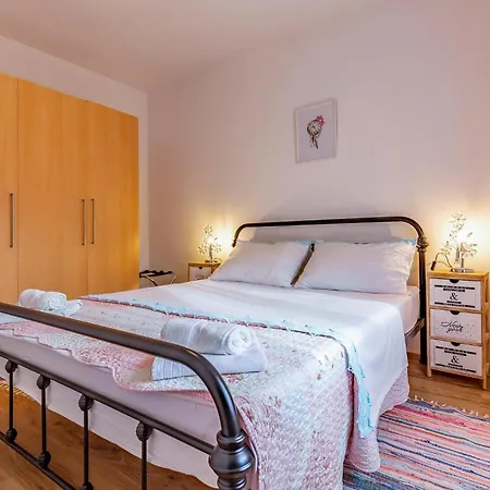 Apartment Lovely In With Wifi