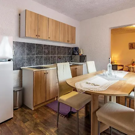 1 Bedroom Front In Apartment Premantura